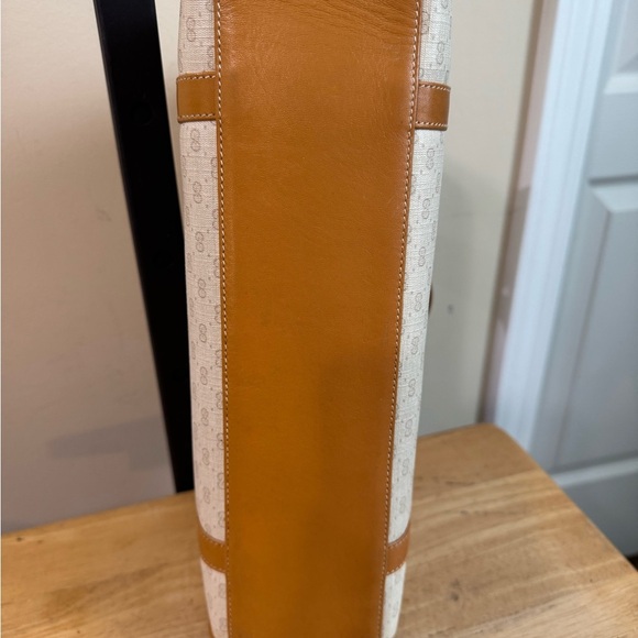 Gucci Micro Logo Tan and Cream Shoulder Bag - Picture 10 of 16